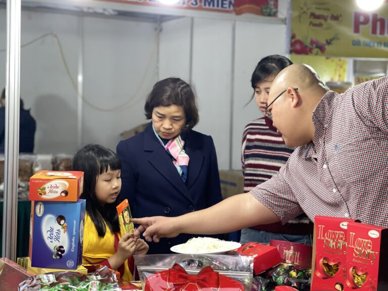 Gian hàng Nga của Nguyễn Hồng dự kiến thu hút hàng nghìn lượt khách tại các hội chợ chào Xuân Ất Tỵ 2025