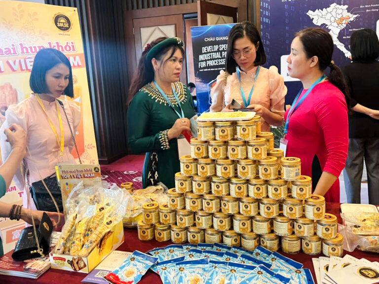 Nguyễn Hồng - SOLSE tham gia sự kiện xúc tiến thương mại đặc biệt Việt Nam - Trung Quốc