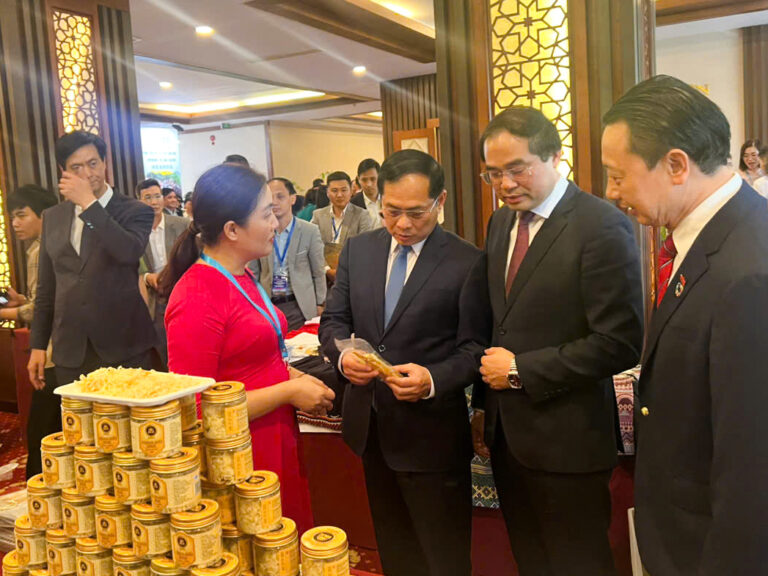 Nguyễn Hồng - SOLSE tham gia sự kiện xúc tiến thương mại đặc biệt Việt Nam - Trung Quốc
