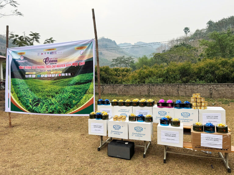 Nguyễn Hồng đồng hành cùng CLB Doanh nghiệp Long Biên tham gia chương trình "Hành trình yêu thương trên cao nguyên xanh Mộc Châu"