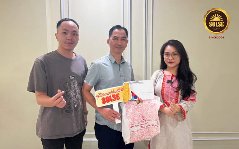 Trao giải cuộc thi “Sẻ chia kỷ niệm ĐẦU TIÊN khi ‘gặp gỡ’ Phô mai Hun khói SOLSE”