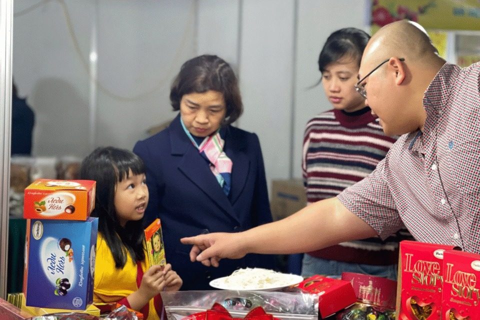 Nguyễn Hồng tham gia Hội chợ Công viên Long Biên 2025