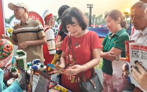 Nét vừa quen vừa lạ của phô mai Nga tại Liên hoan Ẩm thực Quốc tế 2025